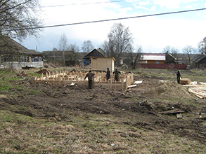 Сборка опалубки - Фундаментные работы - Строительство деревянных домов